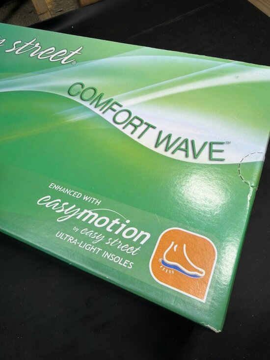 NIB Easy Street Sofresh Womens 6 WW Extra Wide Natural Beige Slip On Mule Shoes - Picture 8 of 8